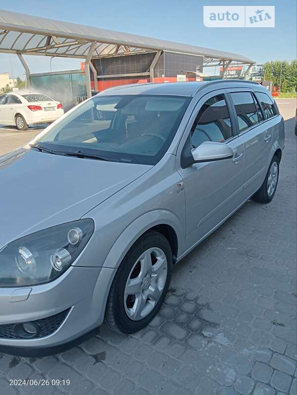 Універсал Opel Astra 2008 в Львові