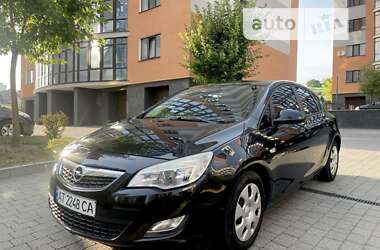 Хэтчбек Opel Astra 2012 в Ивано-Франковске