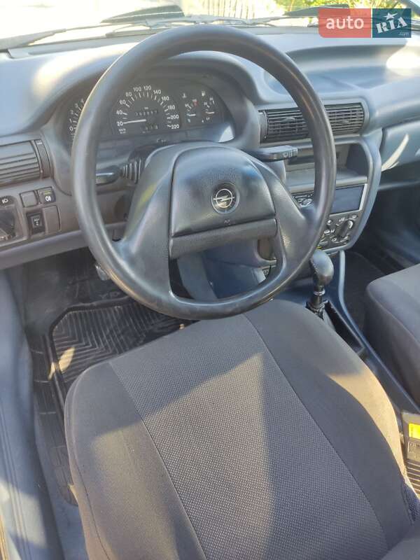 Хетчбек Opel Astra 1992 в Миргороді