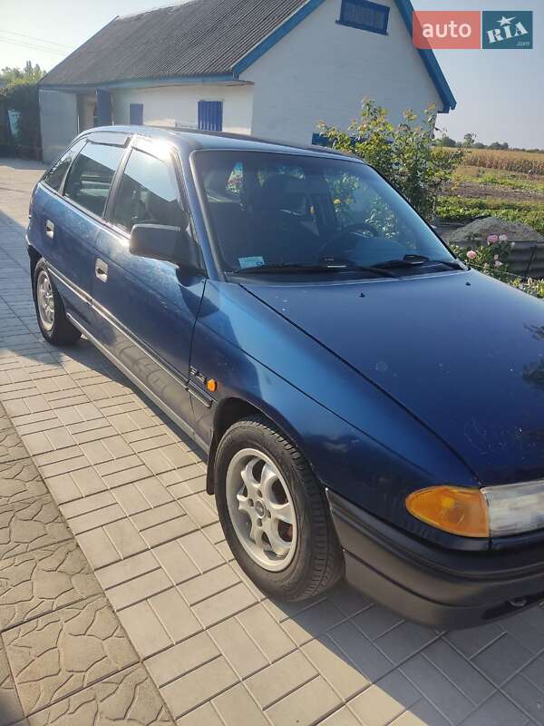 Хетчбек Opel Astra 1992 в Миргороді