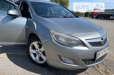 Opel Astra 2012