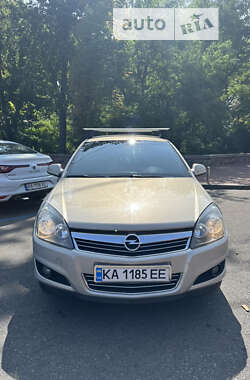 Хэтчбек Opel Astra 2010 в Киеве