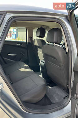 Хетчбек Opel Astra 2010 в 