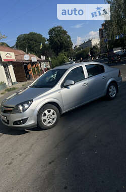 Седан Opel Astra 2012 в Хмельницком