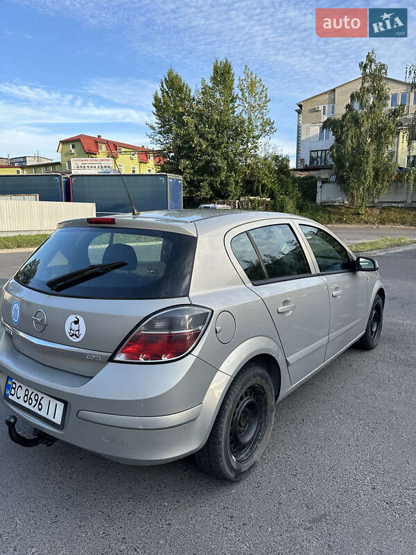 Хэтчбек Opel Astra 2007 в Львове
