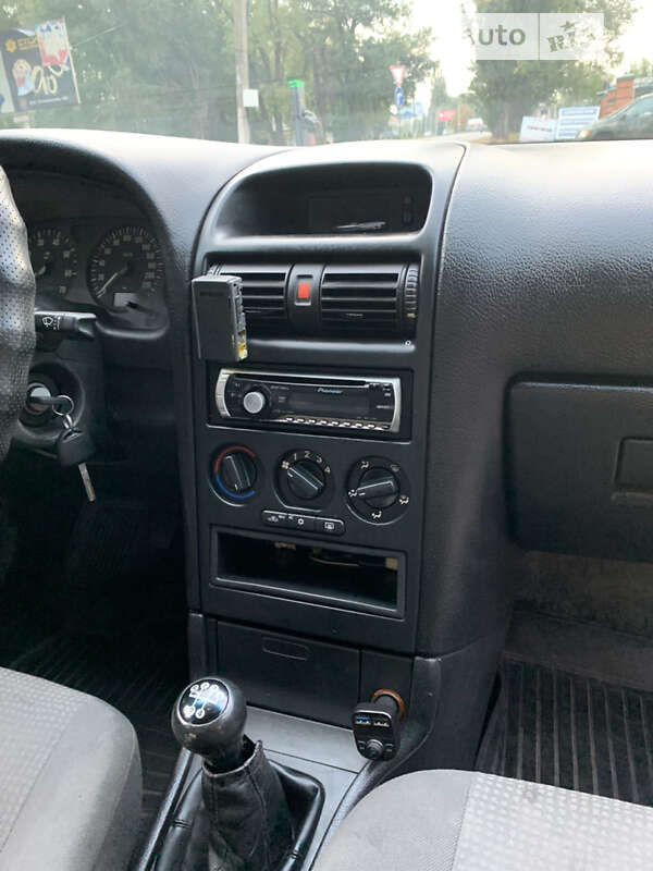 Седан Opel Astra 2007 в Новомосковске фото 12 Седан Opel Astra 2007 в Новомосковске