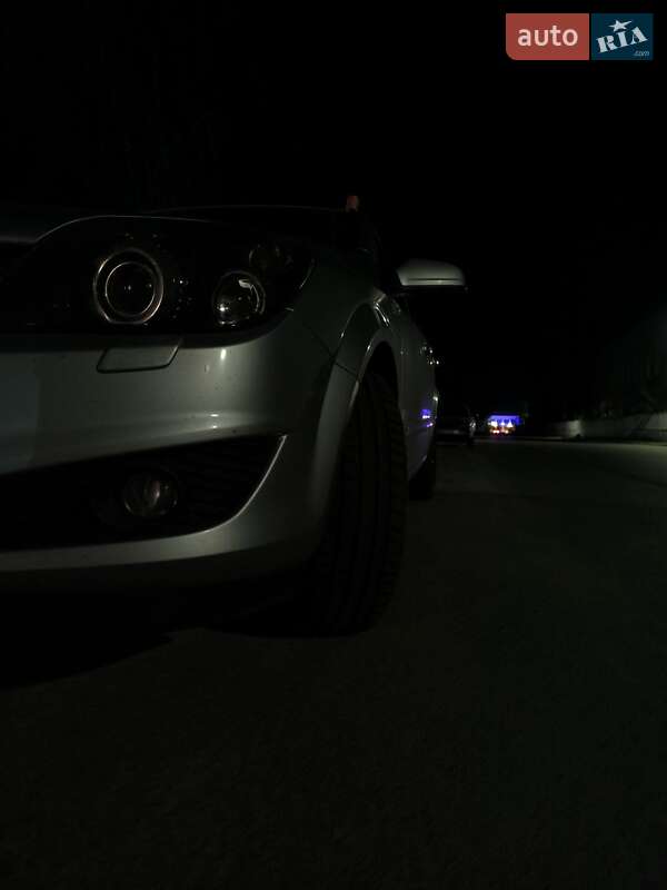 Универсал Opel Astra 2008 в Житомире