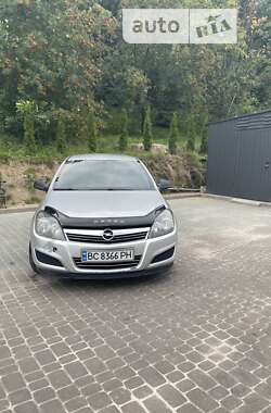 Хетчбек Opel Astra 2011 в Сиховому