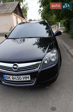 Opel Astra 2010 Opel Astra 2010
