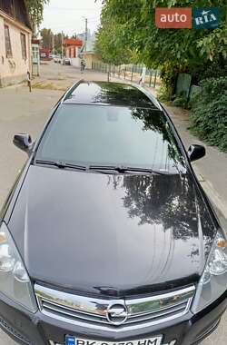 Универсал Opel Astra 2010 в 
