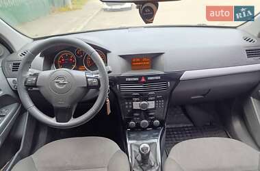 Универсал Opel Astra 2010 в 