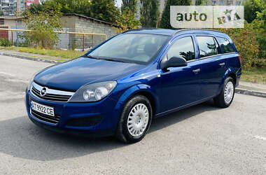 Універсал Opel Astra 2010 в Івано-Франківську