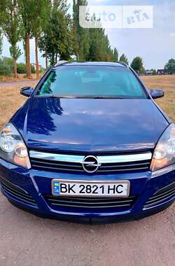 Универсал Opel Astra 2006 в Тростянце