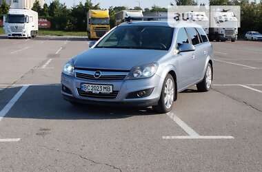 Универсал Opel Astra 2010 в Львове