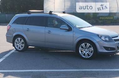 Универсал Opel Astra 2010 в Львове