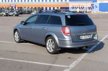 Универсал Opel Astra 2010 в Львове