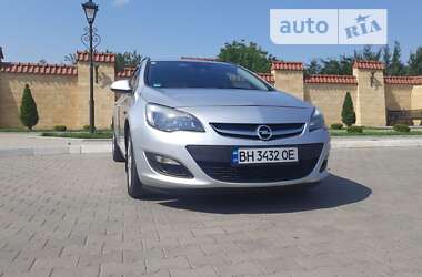 Універсал Opel Astra 2014 в Ізмаїлі