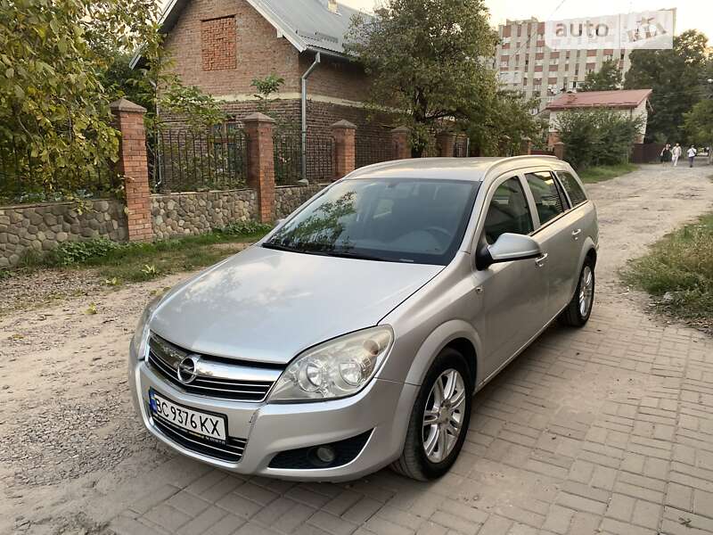 Opel Astra 2010