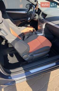 Купе Opel Astra 2006 в 