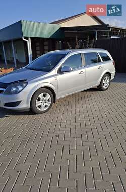 Универсал Opel Astra 2010 в 