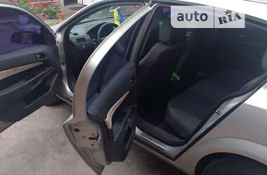 Хэтчбек Opel Astra 2007 в 