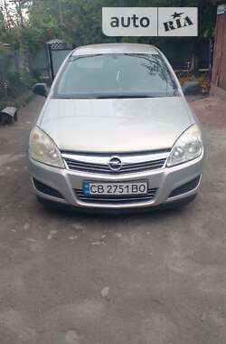 Хэтчбек Opel Astra 2007 в 