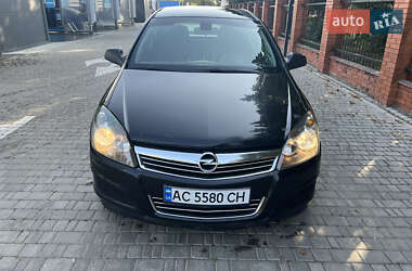 Opel Astra 2010 Opel Astra 2010