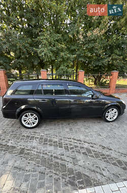 Универсал Opel Astra 2010 в 
