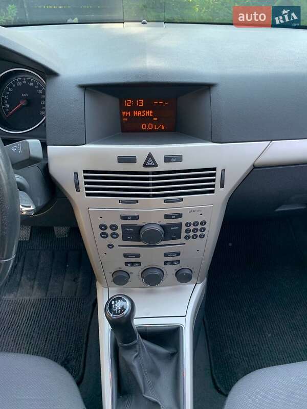 Универсал Opel Astra 2008 в Ровно