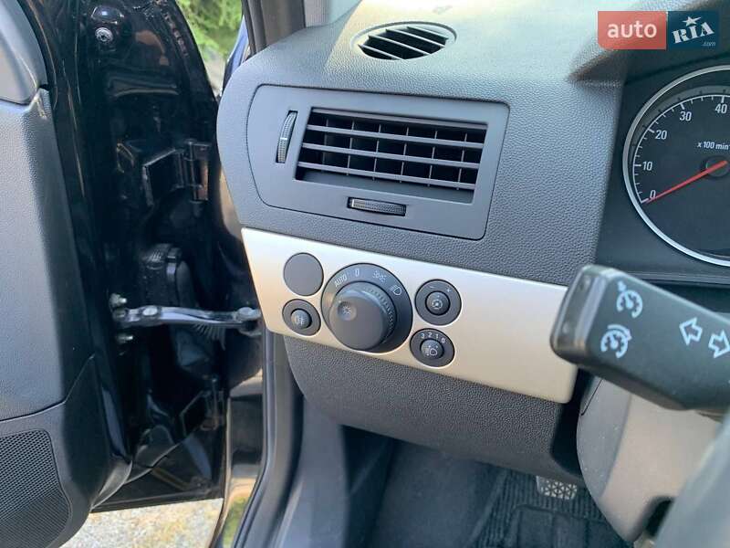 Универсал Opel Astra 2008 в Ровно