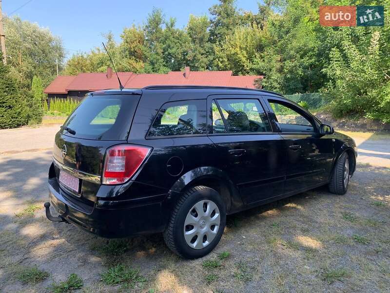 Универсал Opel Astra 2008 в Ровно
