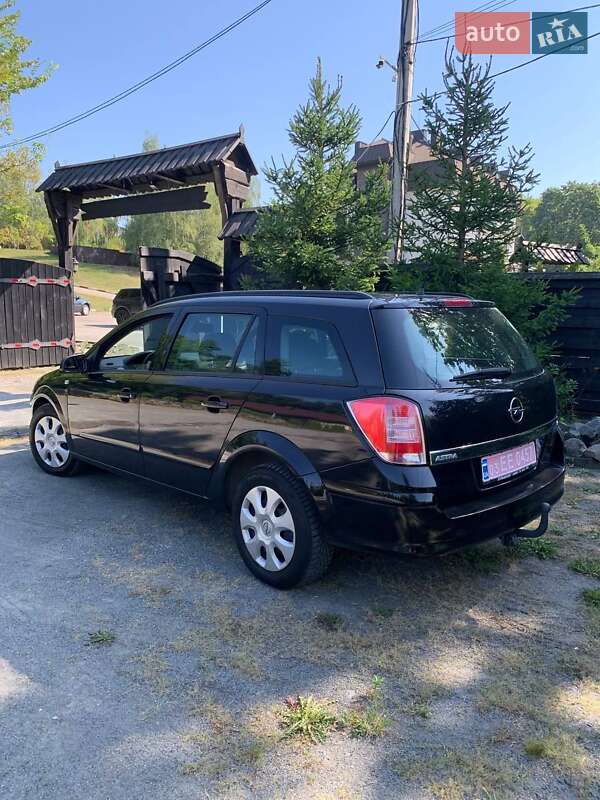 Универсал Opel Astra 2008 в Ровно