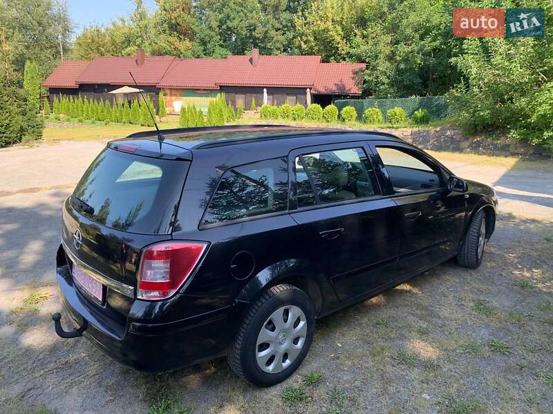 Универсал Opel Astra 2008 в Ровно