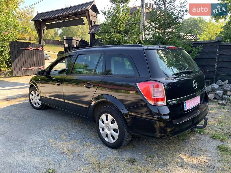 Универсал Opel Astra 2008 в Ровно
