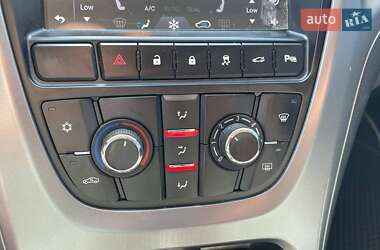Универсал Opel Astra 2013 в 