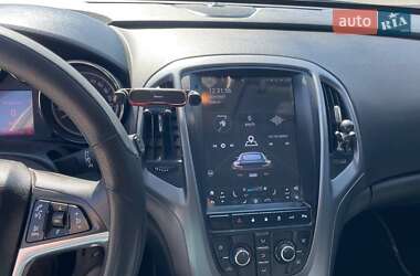 Универсал Opel Astra 2013 в 