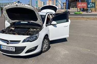 Универсал Opel Astra 2013 в 
