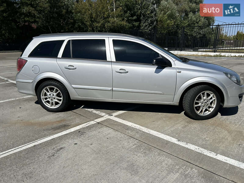 Универсал Opel Astra 2006 в Киеве