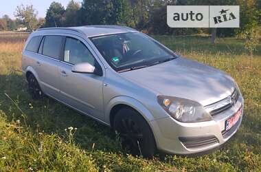 Универсал Opel Astra 2006 в Дубно