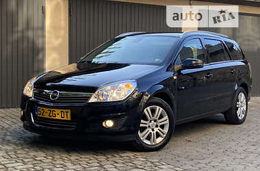 Универсал Opel Astra 2007 в Самборе