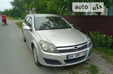 Універсал Opel Astra 2006 в Радивиліві