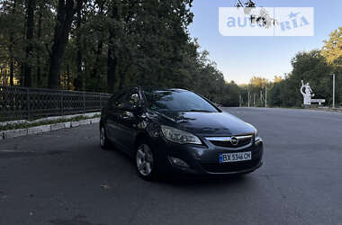 Універсал Opel Astra 2011 в Хмільнику