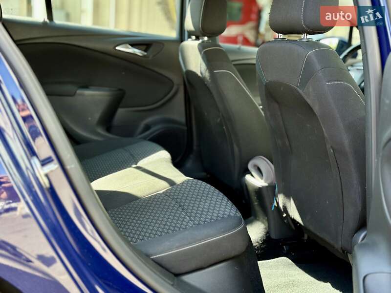 Універсал Opel Astra 2016 в Броварах