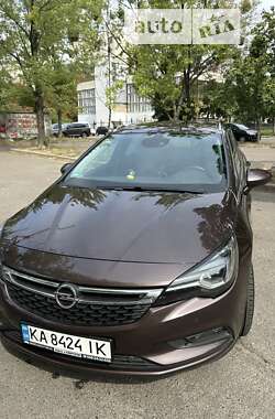 Універсал Opel Astra 2016 в Києві