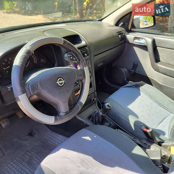 Седан Opel Astra 2005 в Одессе