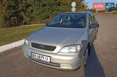 Седан Opel Astra 2006 в 