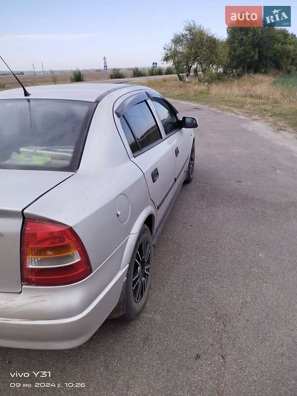 Седан Opel Astra 2001 в Ичне