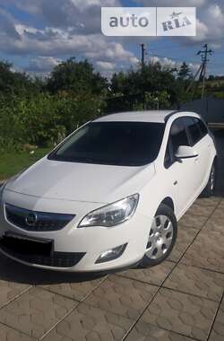 Универсал Opel Astra 2012 в Тернополе