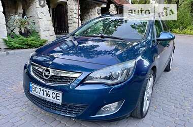 Универсал Opel Astra 2010 в Львове