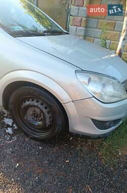 Хетчбек Opel Astra 2008 в 